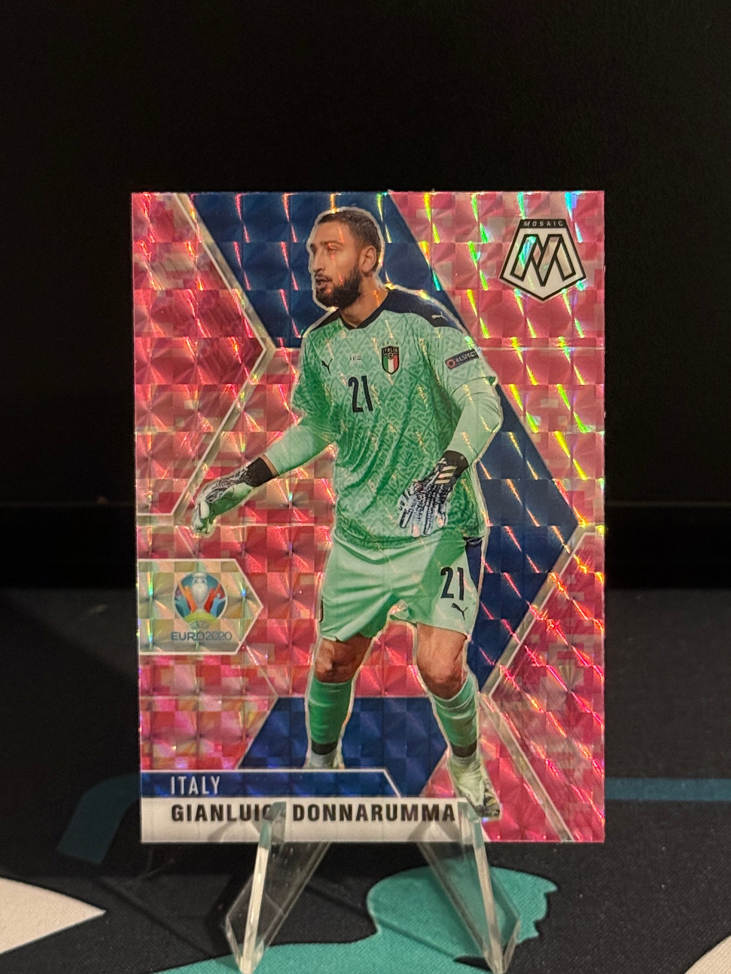 2020 Panini Mosaic EURO Gianluigi Donnarumma Pink Mosaic Parallel