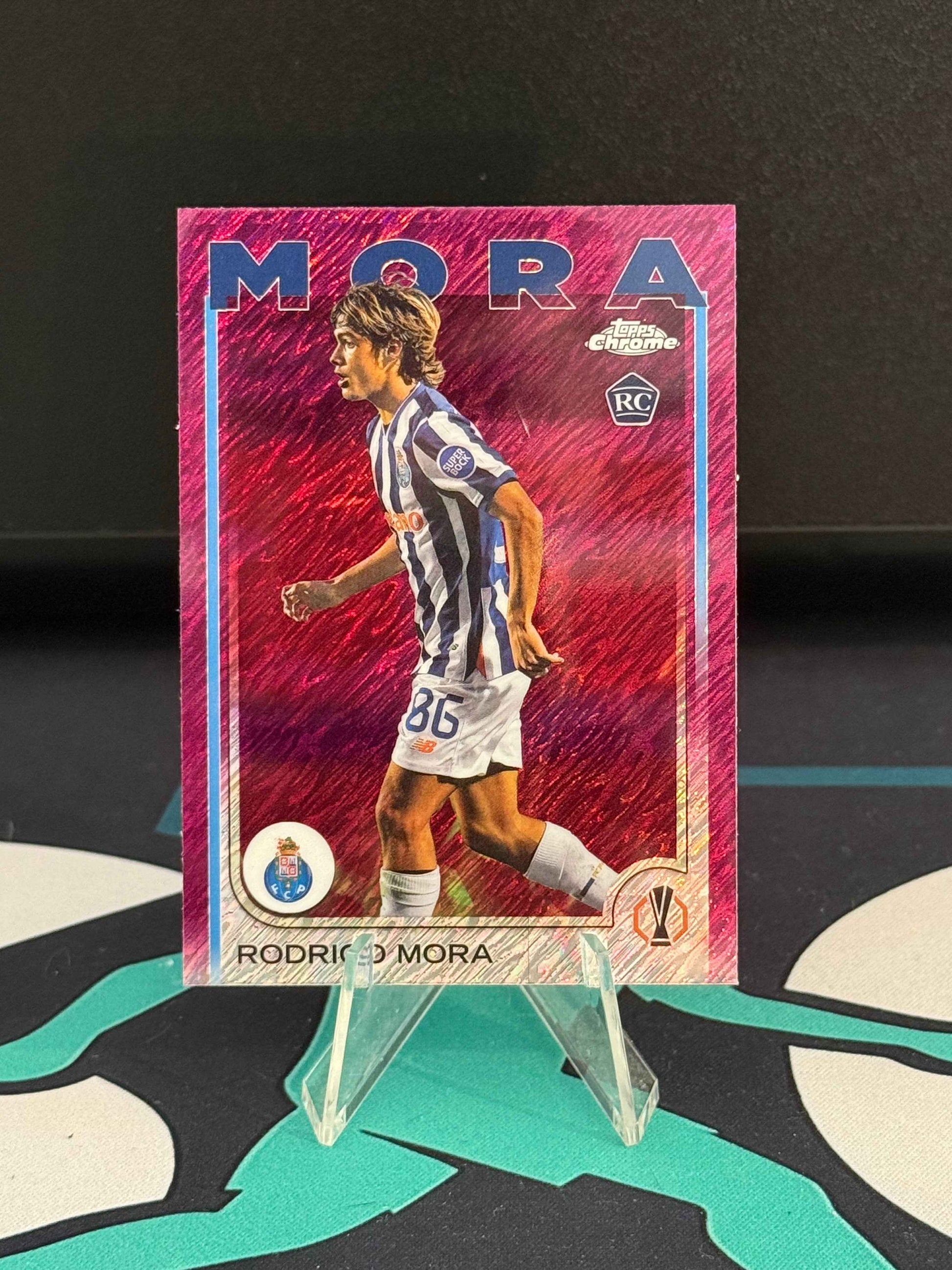 2024/2025 Topps Chrome UCC Rodrigo Mora RC Magenta Shimmer Parallel